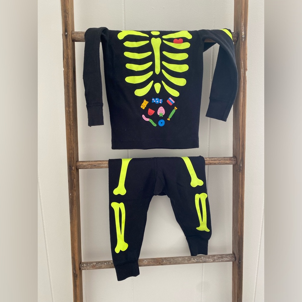 Hannah Andersson two-piece fun colorful print bones candy organic textile